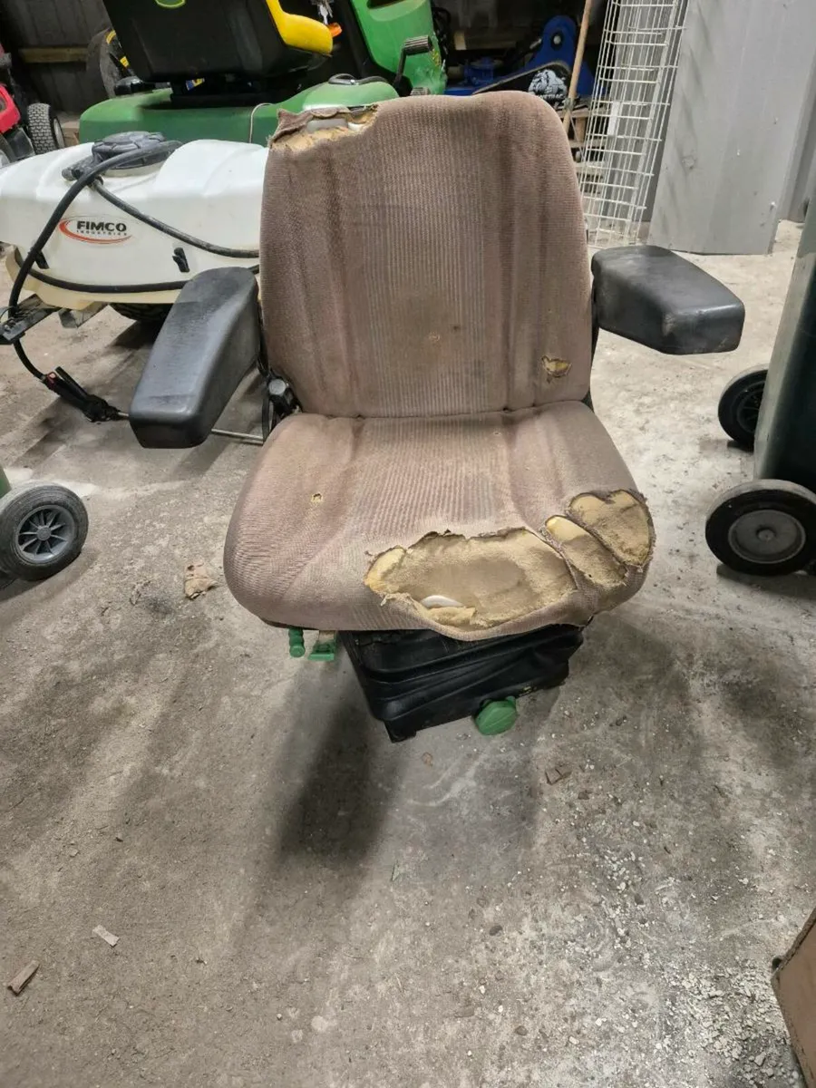 JOHN DEERE GRAMMAR SEAT - Image 4