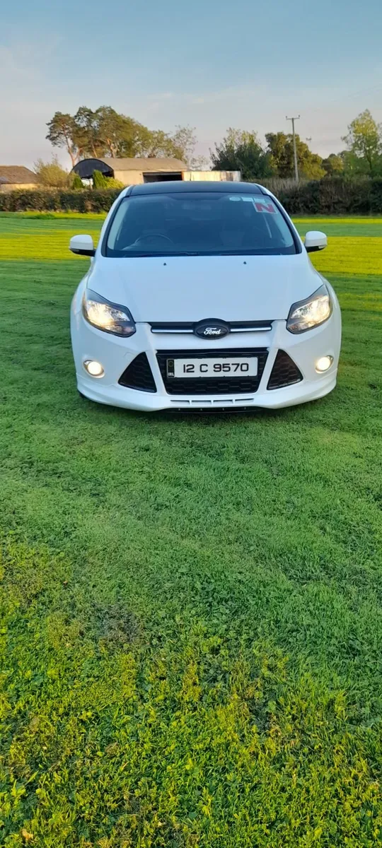 Ford Focus 2012 - Image 2