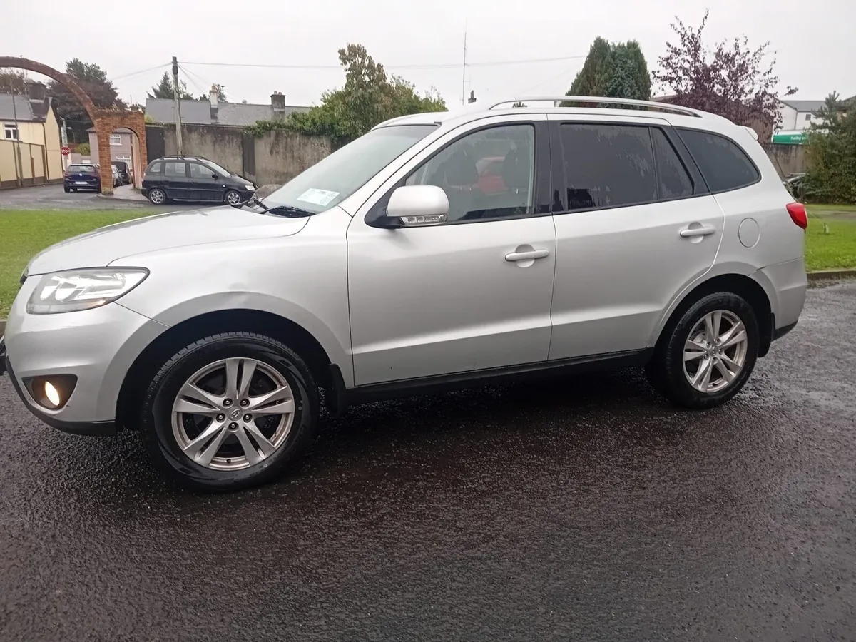 ⭐️2011 Hyundai Santa Fe Just Passed New Nct⭐️ - Image 2