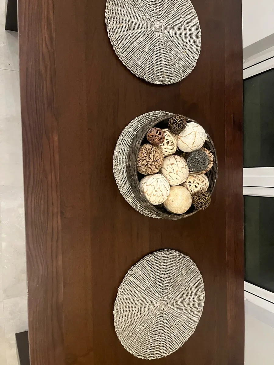 Dining room table - Image 2