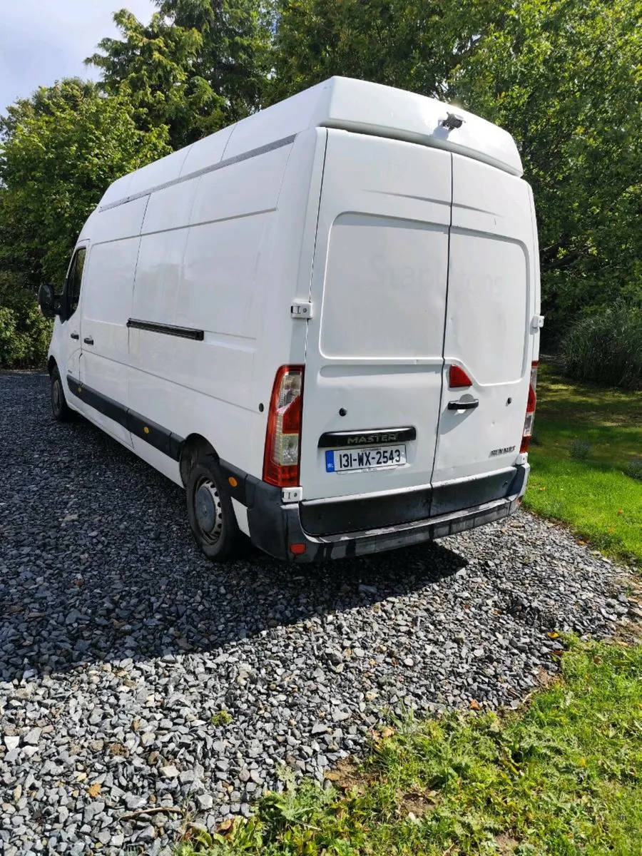 Van - Image 4
