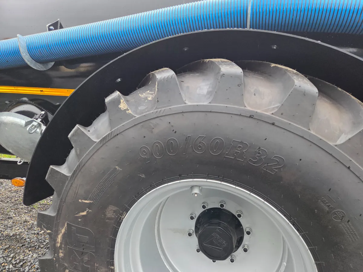 Farm machinery - Image 2