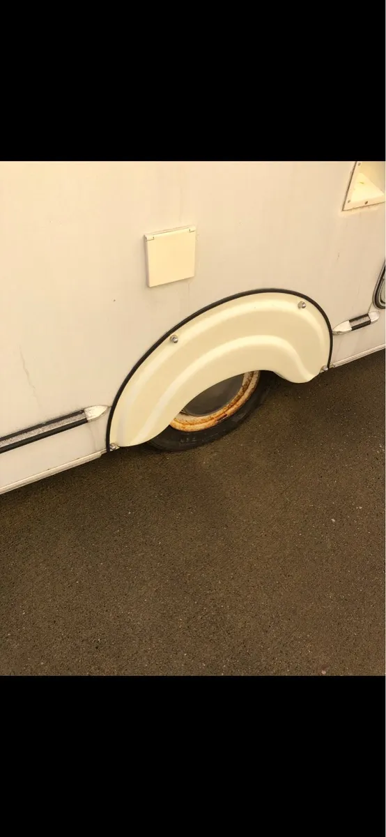 FOR SALE 12 FOOT CLASSIC STIRLING TOURING CARAVAN - Image 4