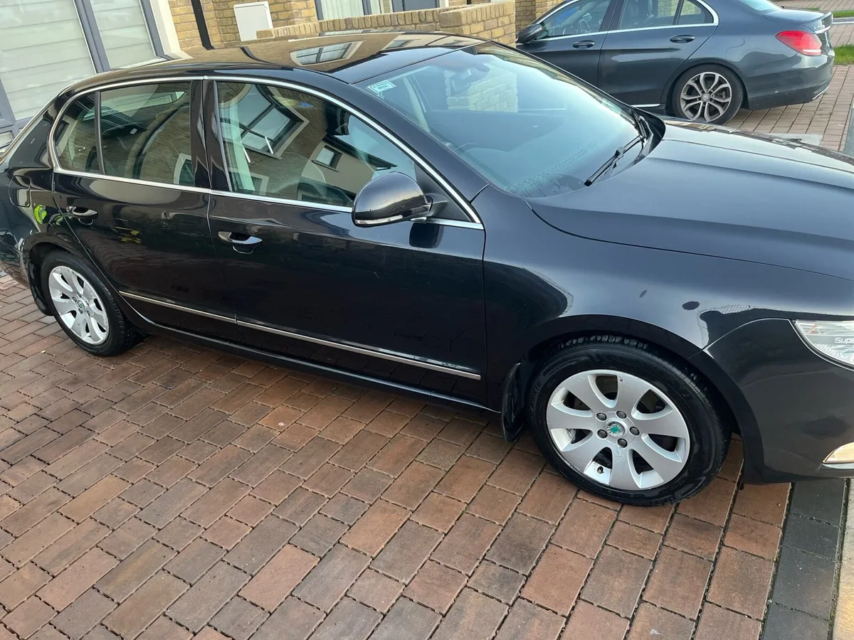 Skoda Superb 1 previous owner. - Image 2
