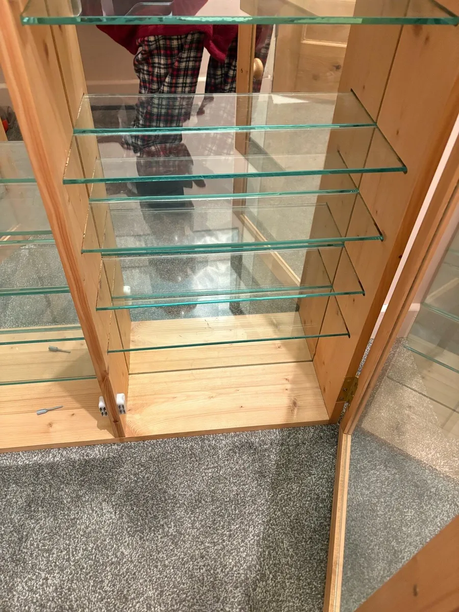 Cabinet - Image 3