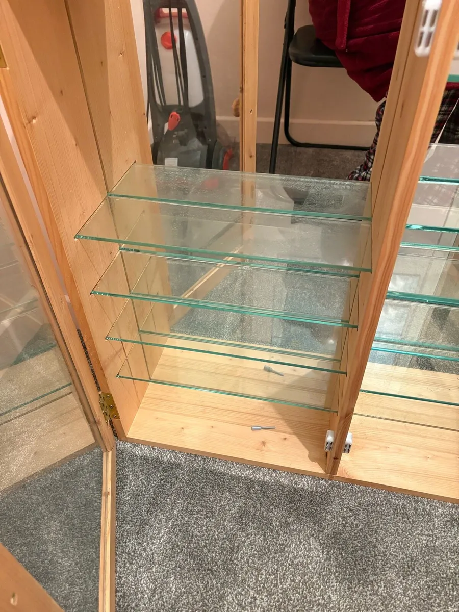 Cabinet - Image 4