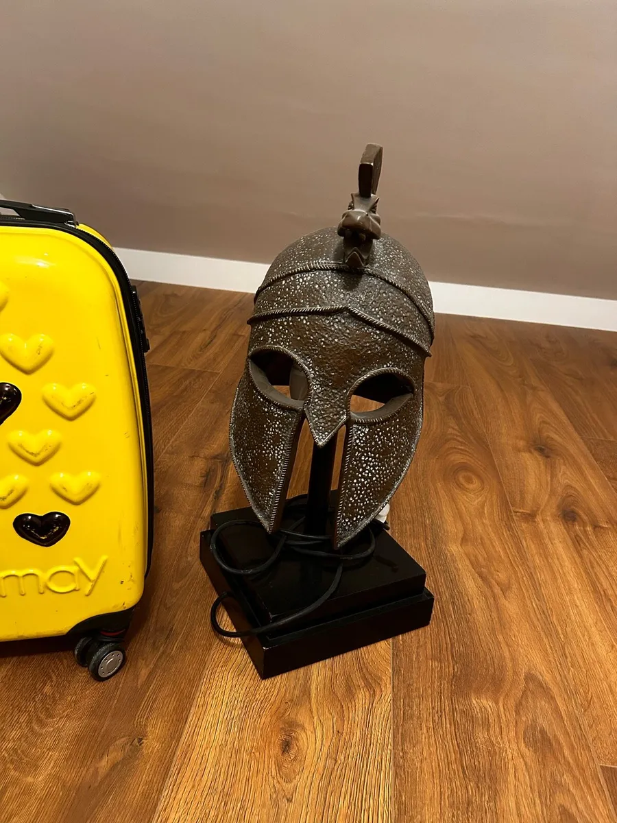 Roman style gladiator helmet full size lamp - Image 3