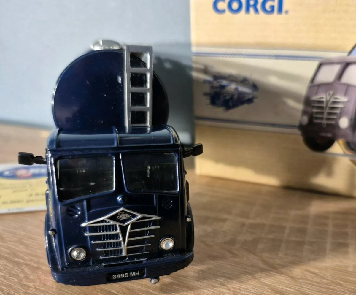 Corgi Guinness Foden Tanker - Image 4
