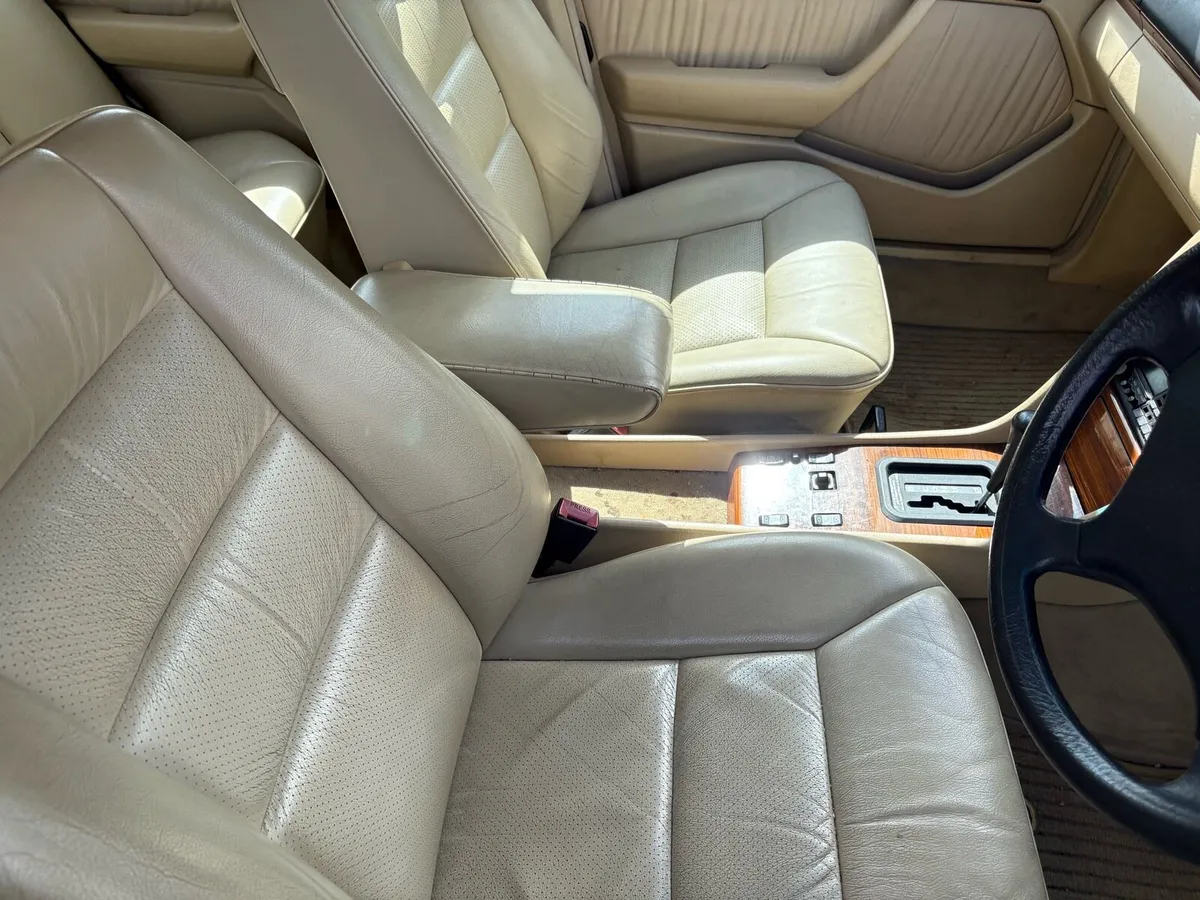 1992 Mercedes   300 D.   Auto - Image 3