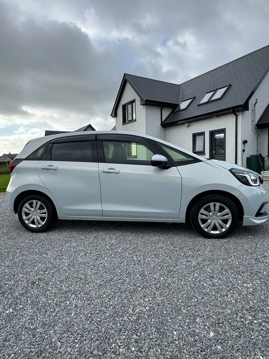 Honda Fit 2020 1.5 Hybrid - LOW KMS - Image 4