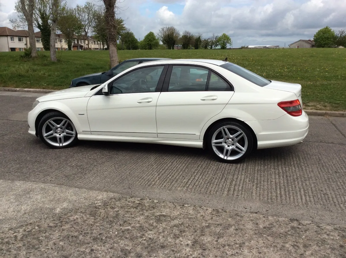 Mercedes-Benz C-Class 2007 - Image 1