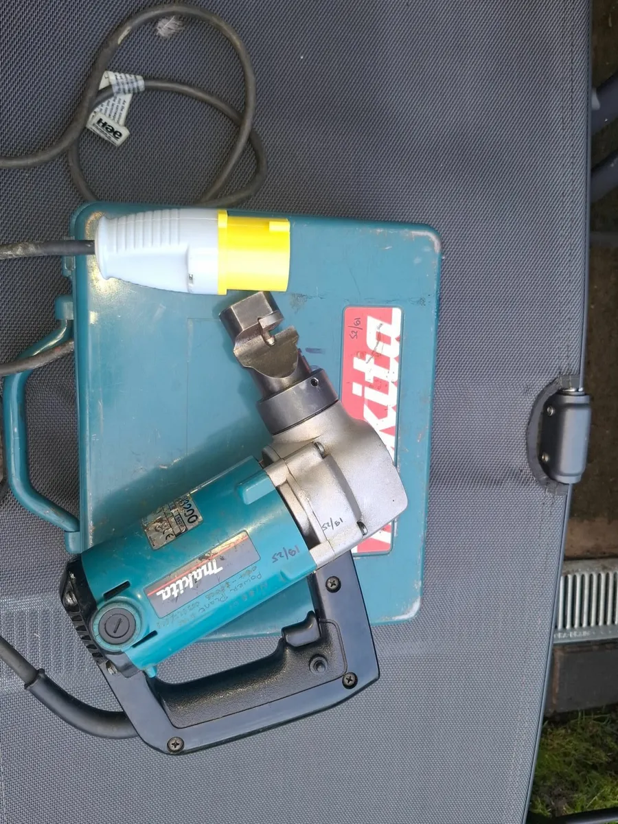 Makita Nibbler----- 3.2mm steel - Image 1