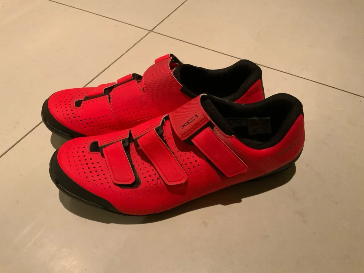 Cycling shoes - Image 1