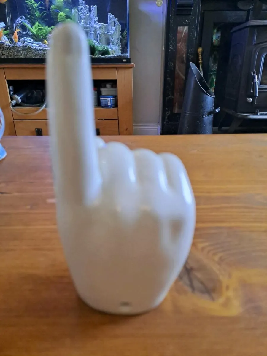 Porcelain hand sculpture ornament - Image 3