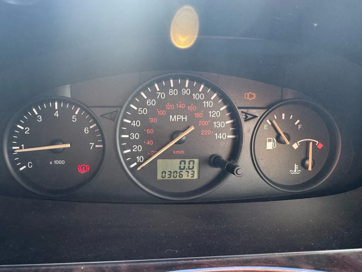 2002 Ford Fiesta 1.25 Ghia - 30,000mls, 1 Owner - Image 2