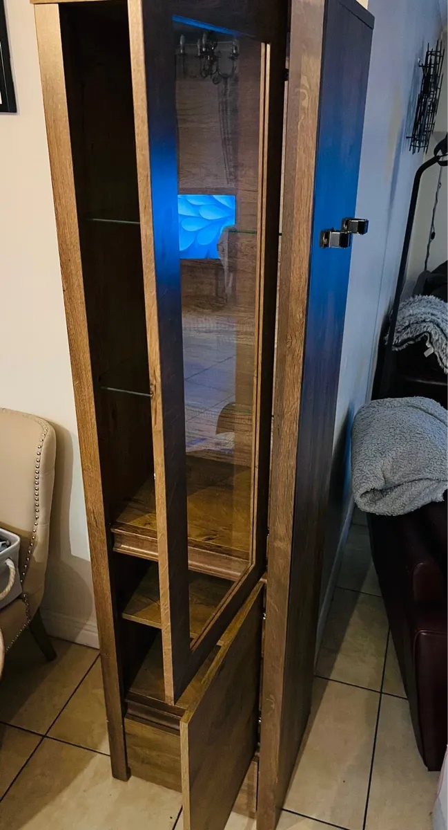 Display cabinet - Image 1