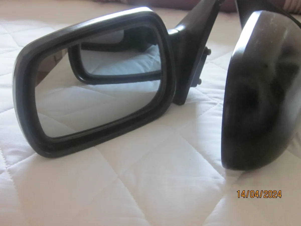 Toyota mirrors - Image 1