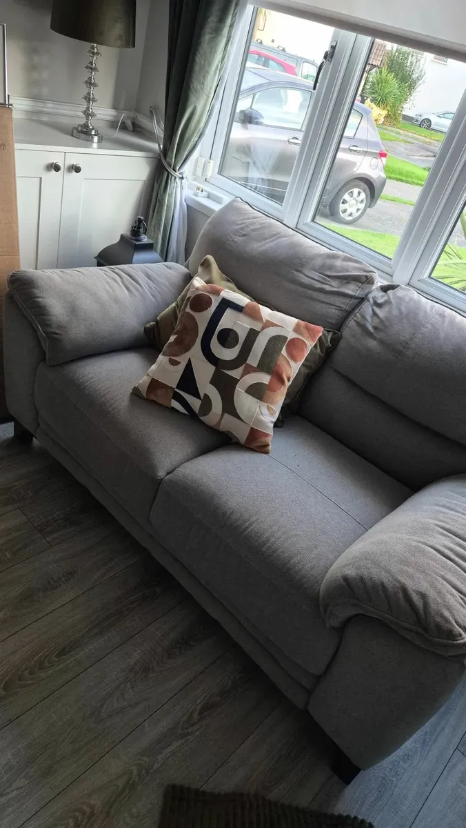 Suite of furniture - Image 2