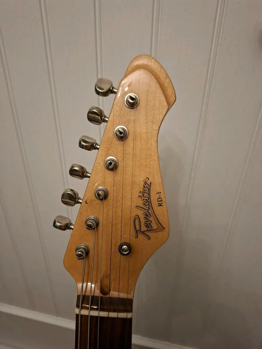 Guitar - Image 4
