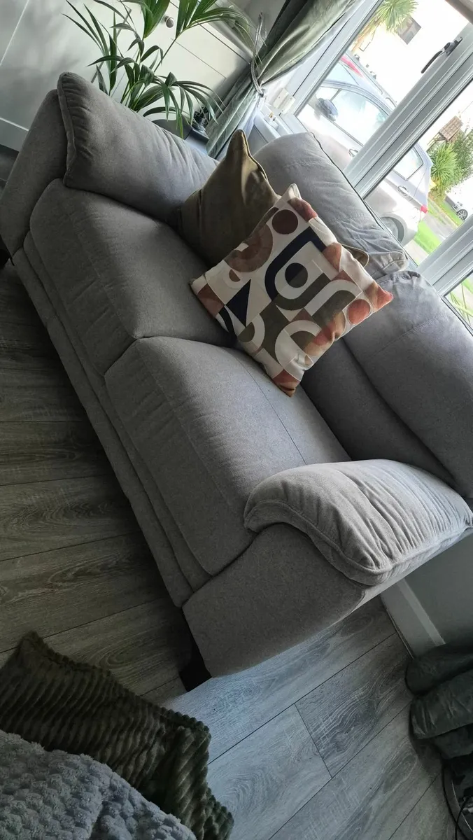 Suite of furniture - Image 3