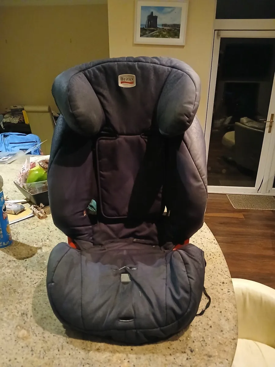 Child's Car Seat. FREE - Image 2