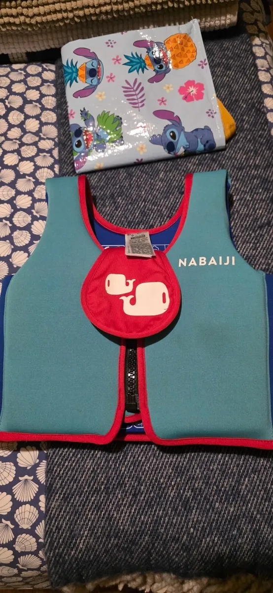 Foam vest for swimming - Image 1
