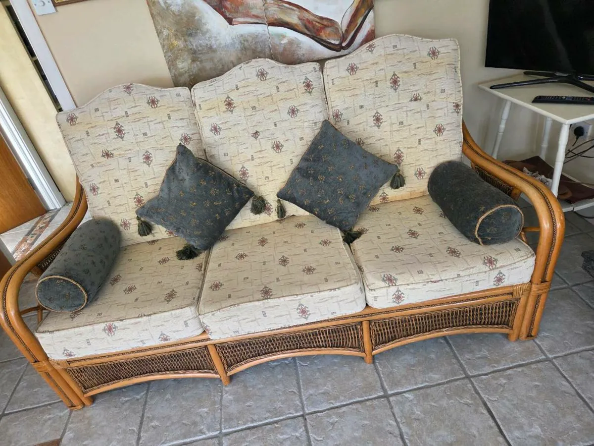 Wicker sofa and armchairs - Image 2