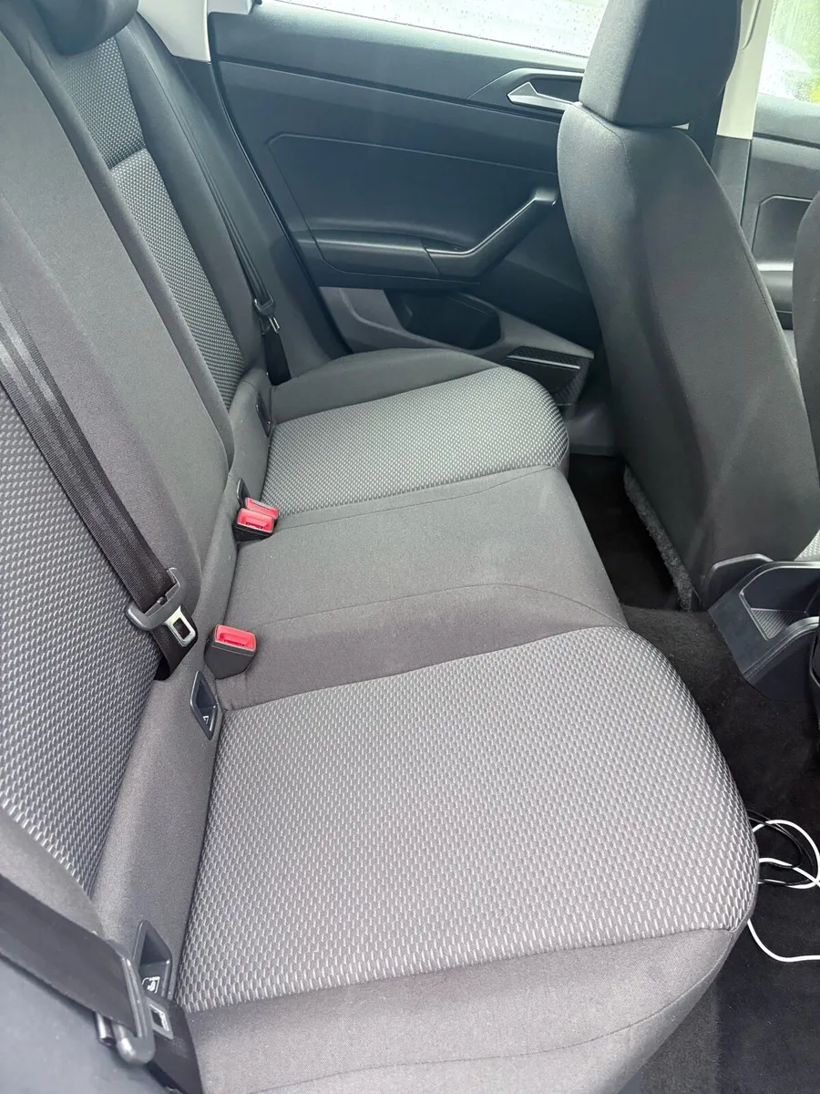 car - Image 4