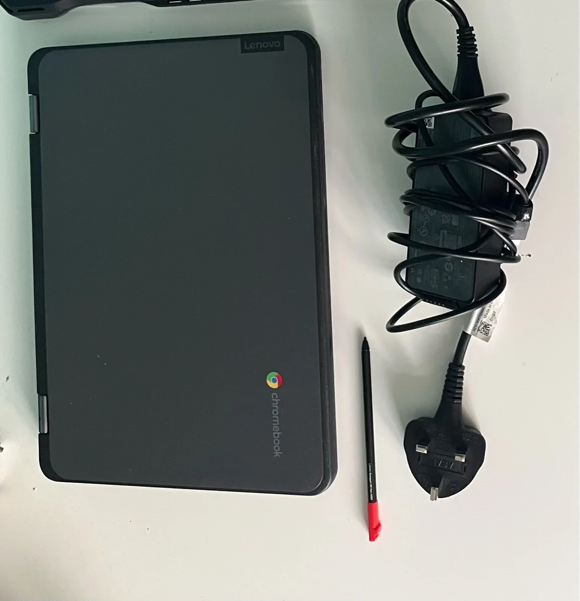 Lenovo Chromebook - Image 2