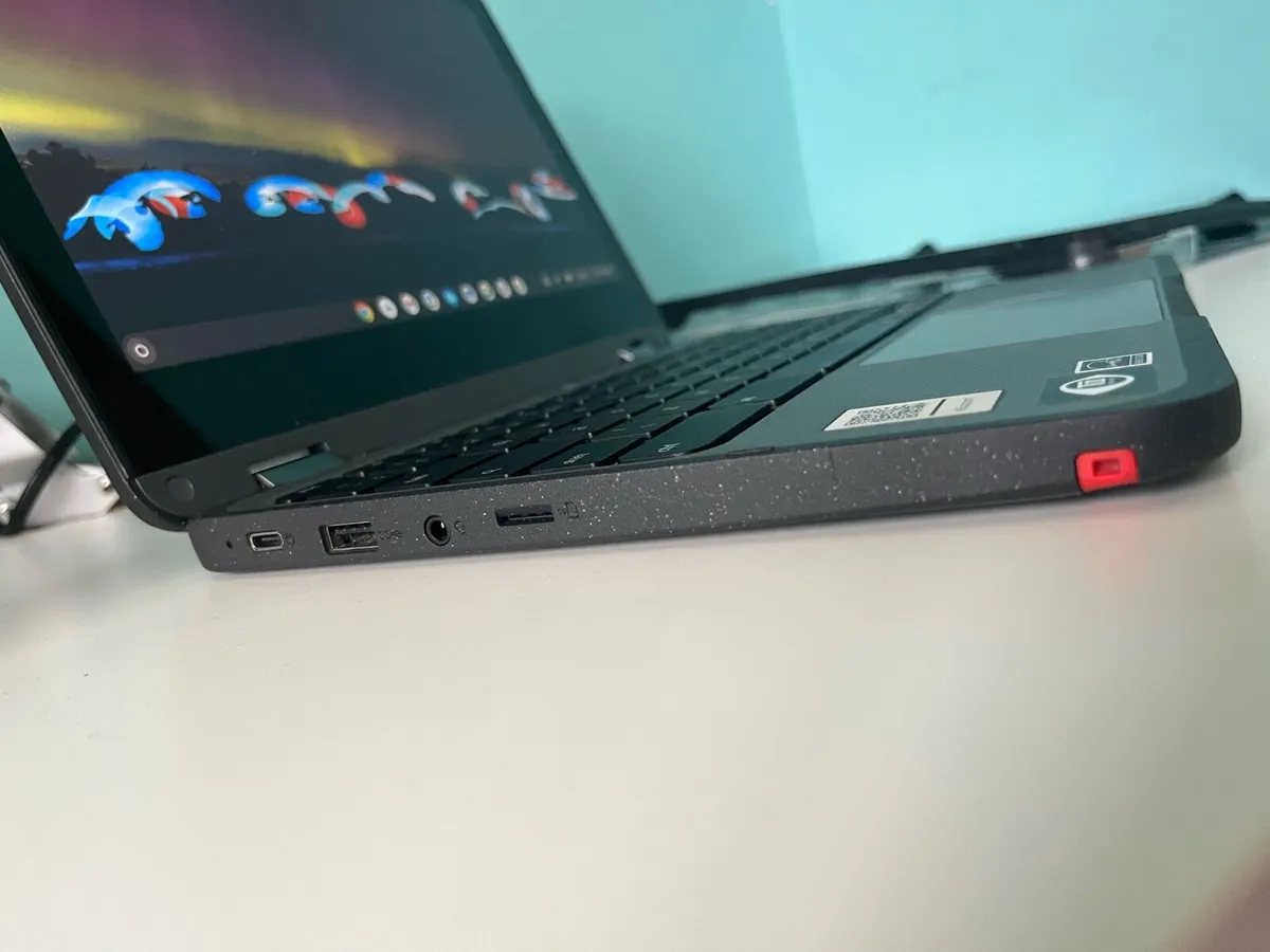 Lenovo Chromebook - Image 4