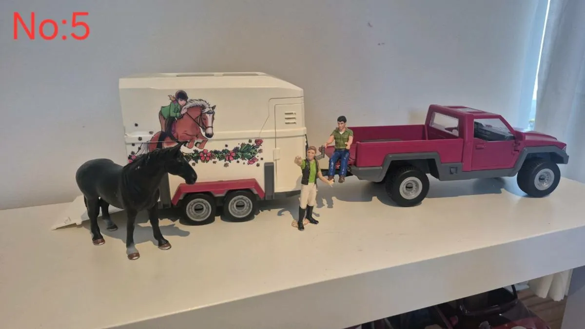 Schleich items - Image 2