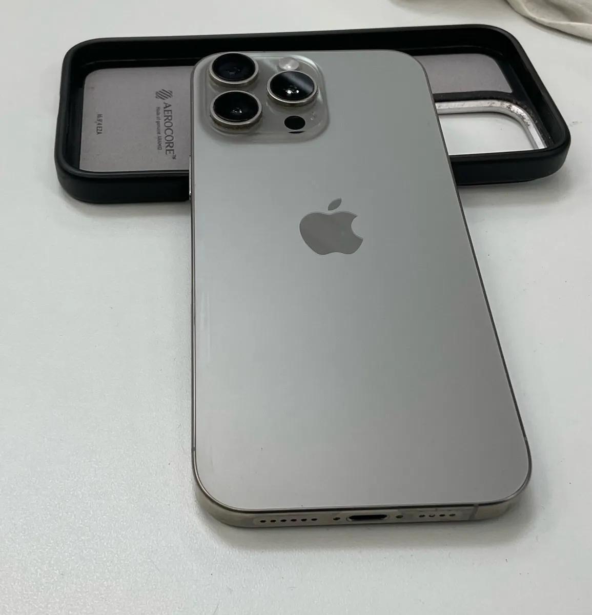 iPhone 16 Pro Max - Image 4