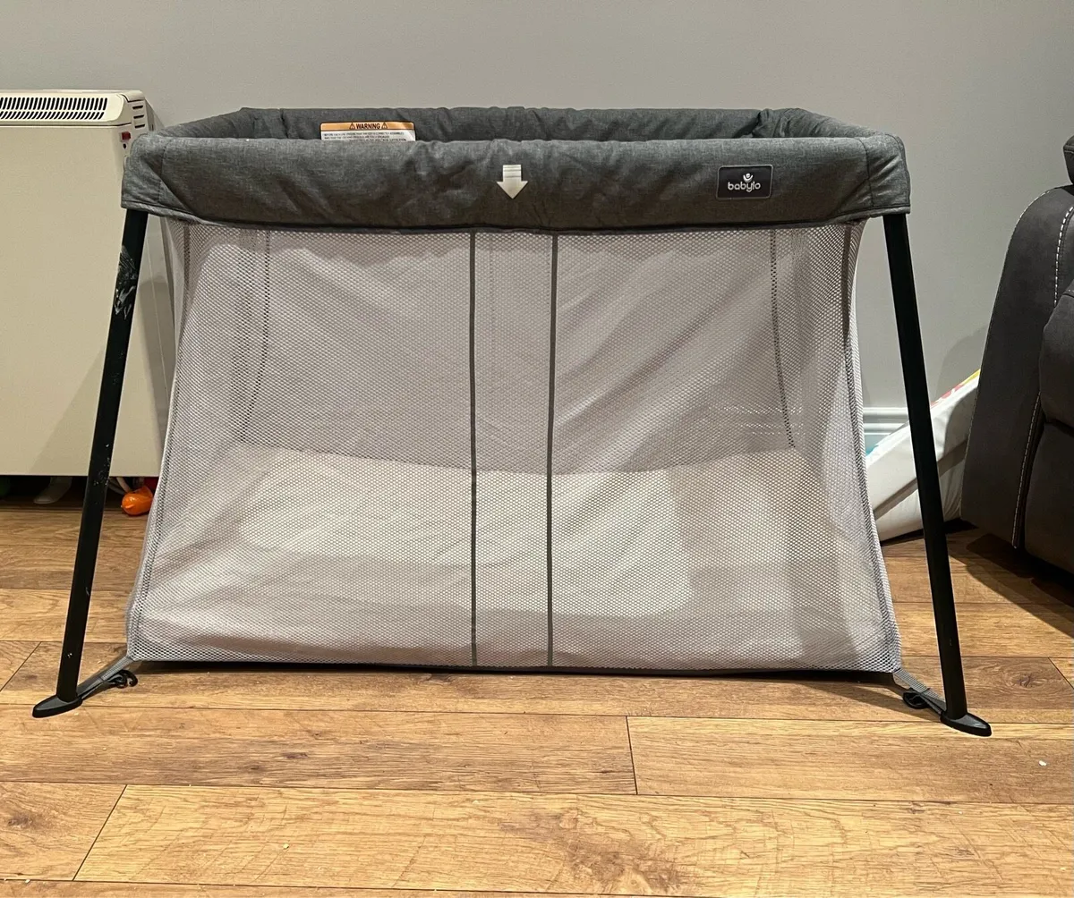 Baby playpen