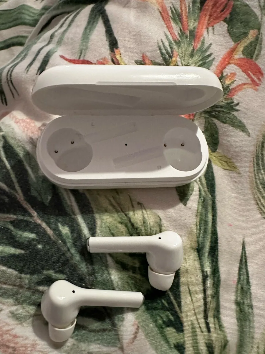 Huawei free Buds 3 - Image 1