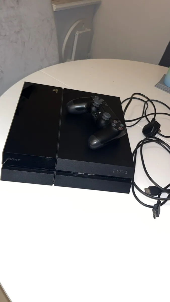 PlayStation 4 (PS4) - Image 1