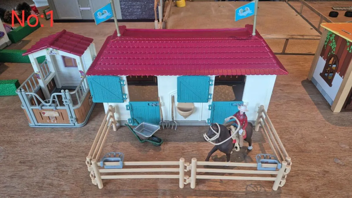 Schleich House, stables etc - Image 3