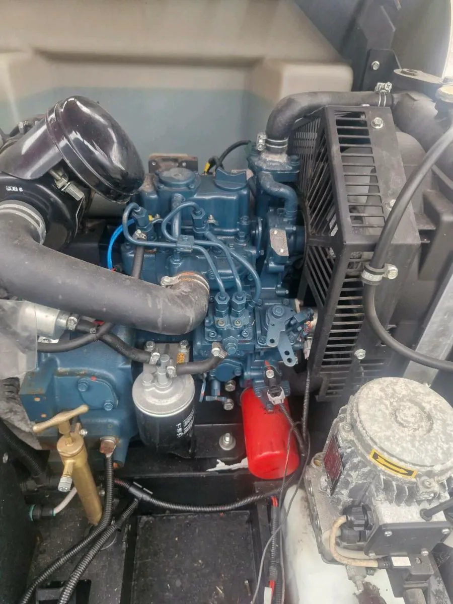 Kubota engine - Image 1