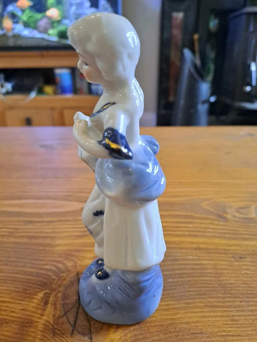 Vintage porcelain woman figurine - Image 2