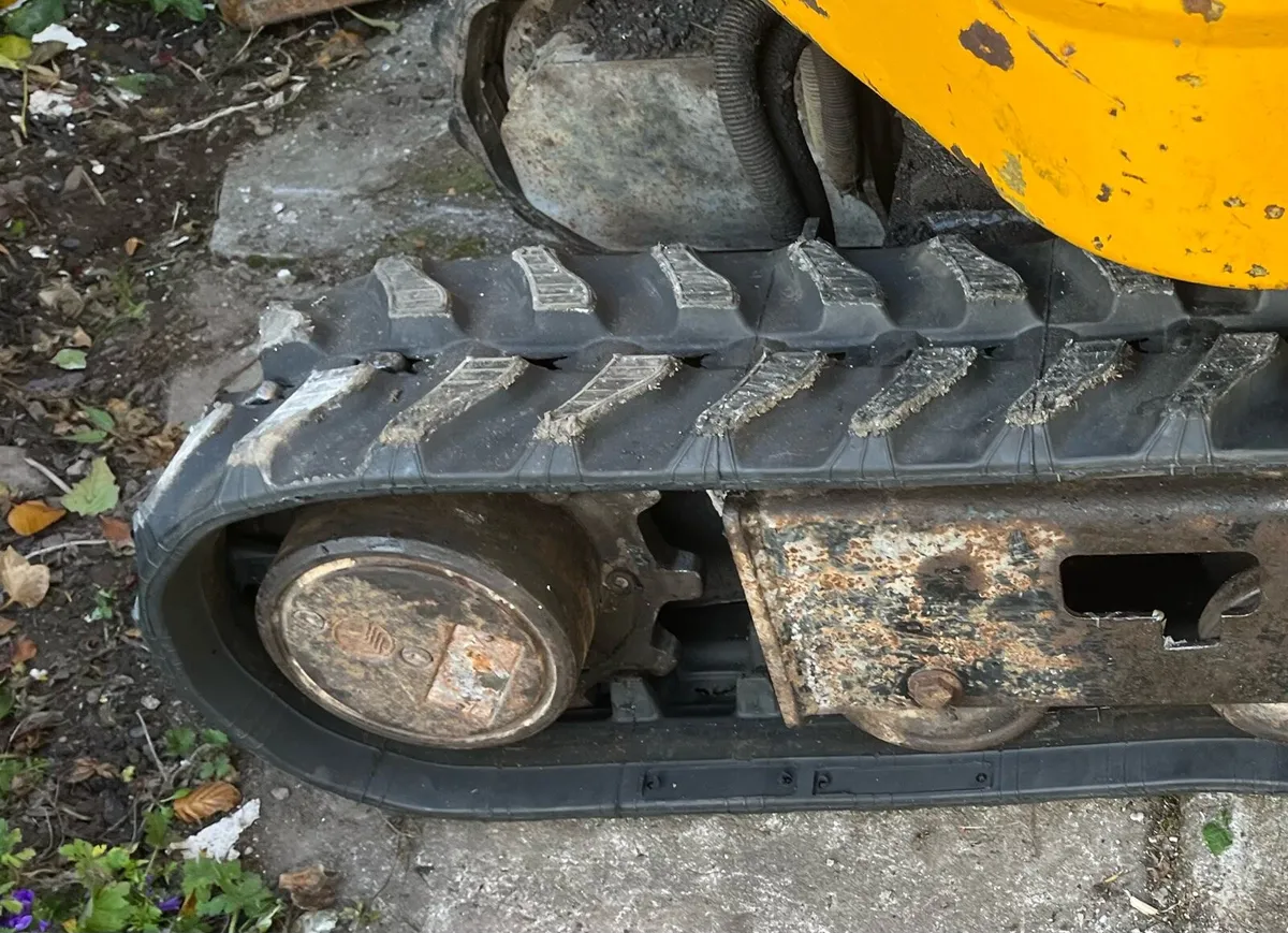 RUBBER TRACK FOR MINI DIGGER 180x72x39 - Image 3