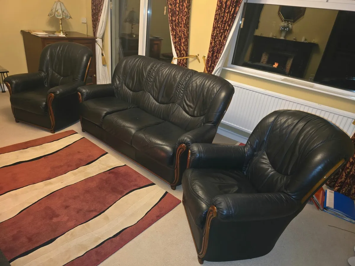 3 Piece Suite of furniture - Image 1