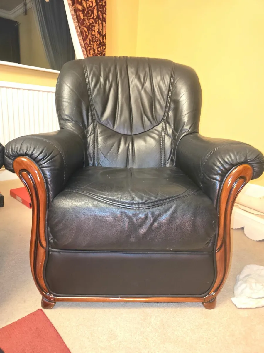 3 Piece Suite of furniture - Image 2