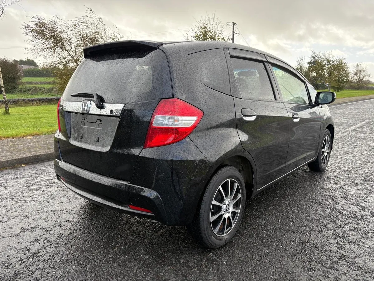 2013 HONDA FIT/JAZZ 1.3 PETROL AUTOMATIC - Image 3