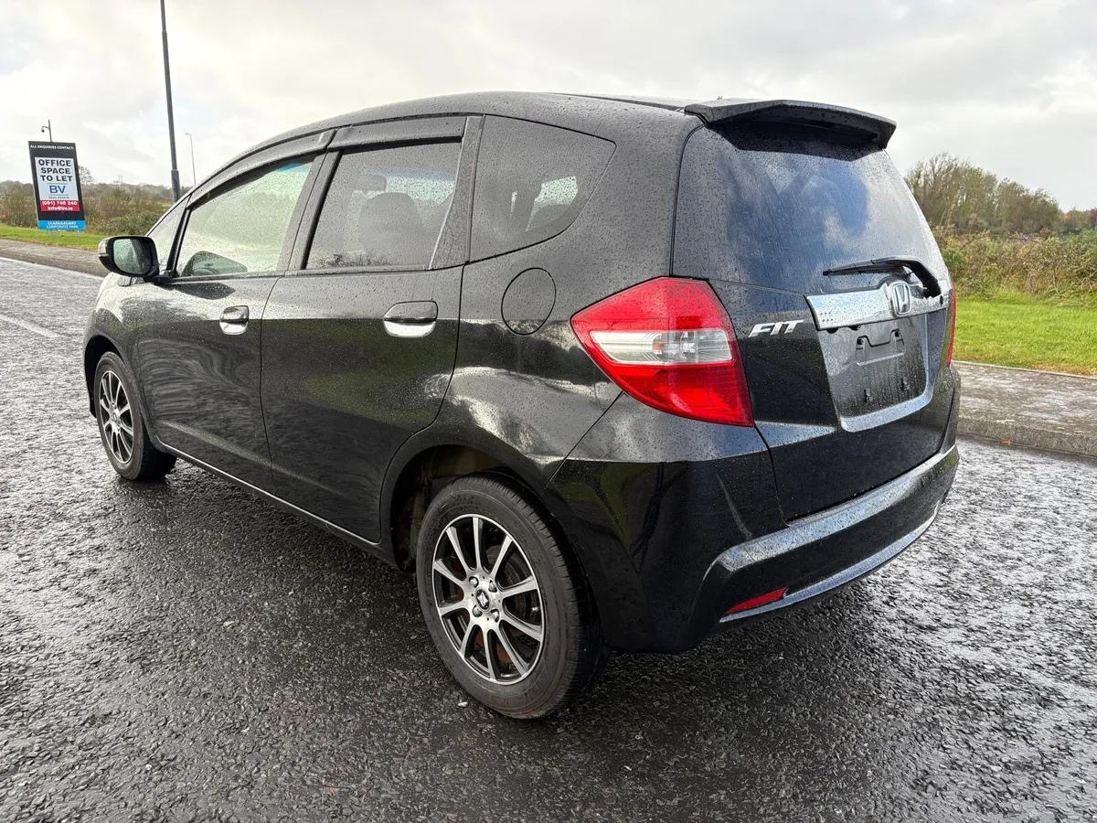 2013 HONDA FIT/JAZZ 1.3 PETROL AUTOMATIC - Image 4