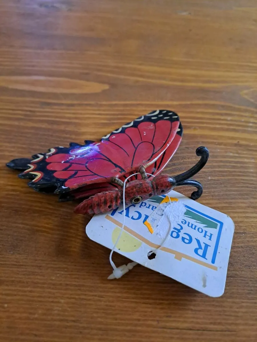 Free butterfly Garden ornament - Image 3