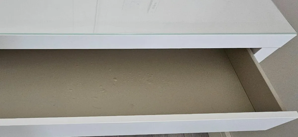 Malm vanity table - Image 2
