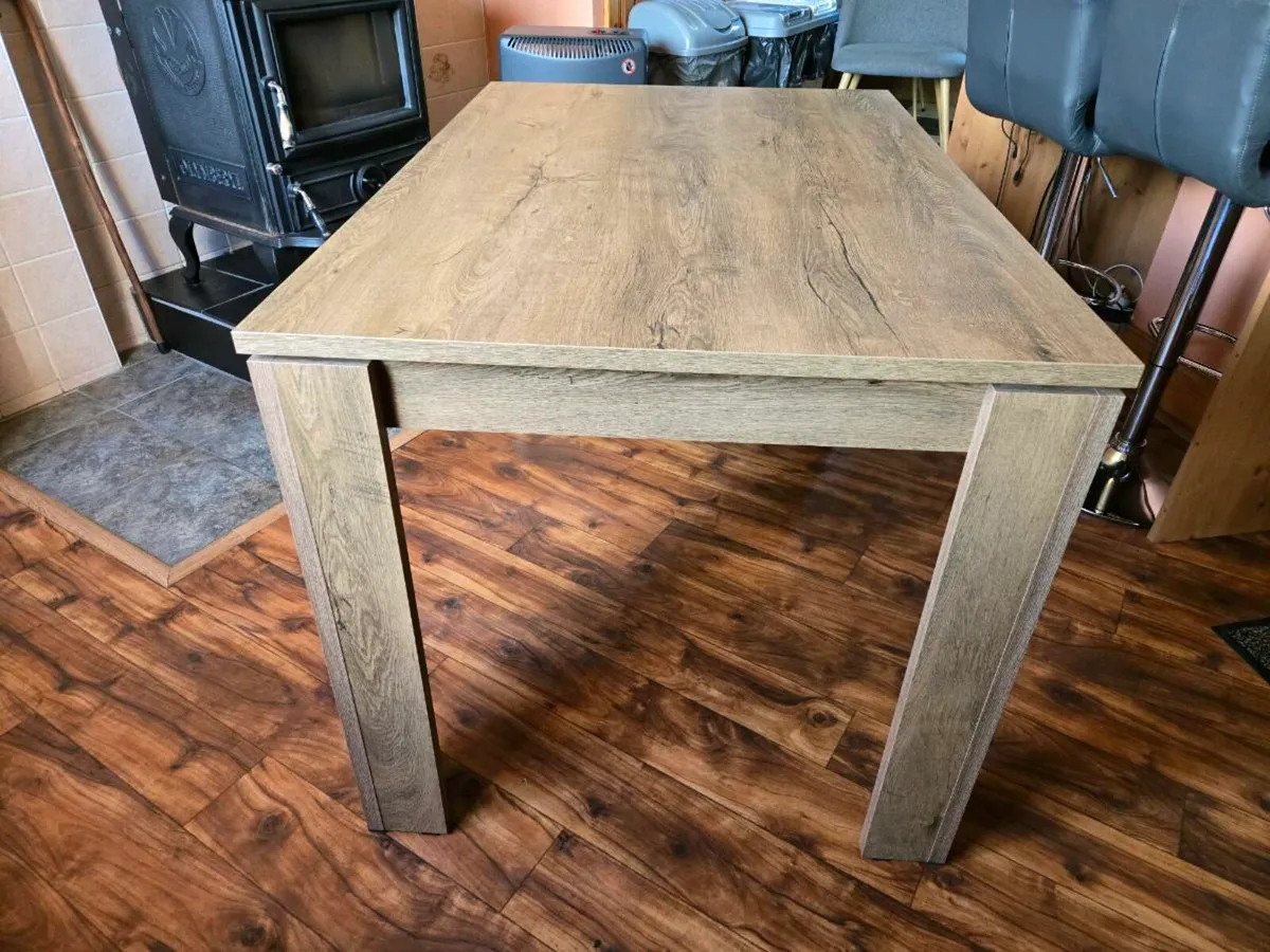 Dining room table - Image 1