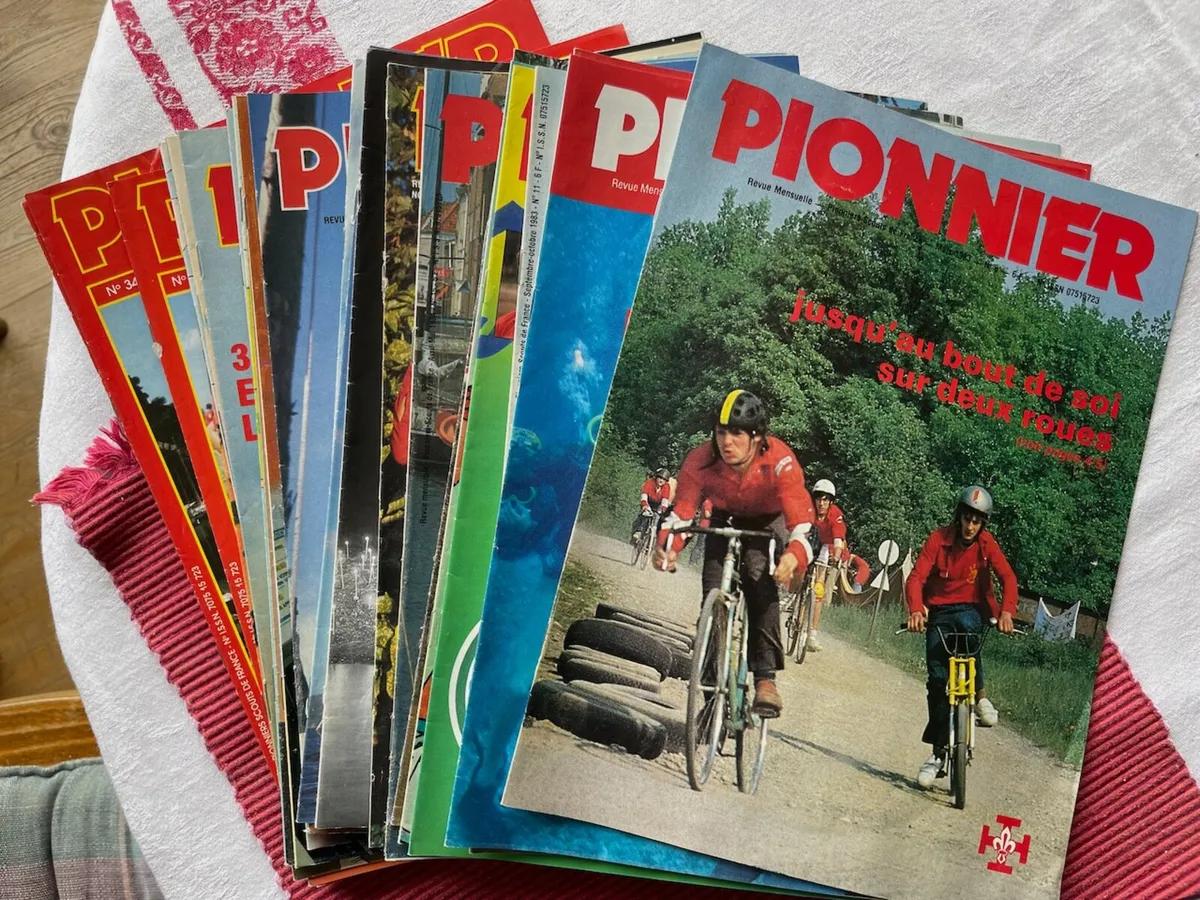 Pionnier Scouts de France- magazine from the 1980' - Image 1