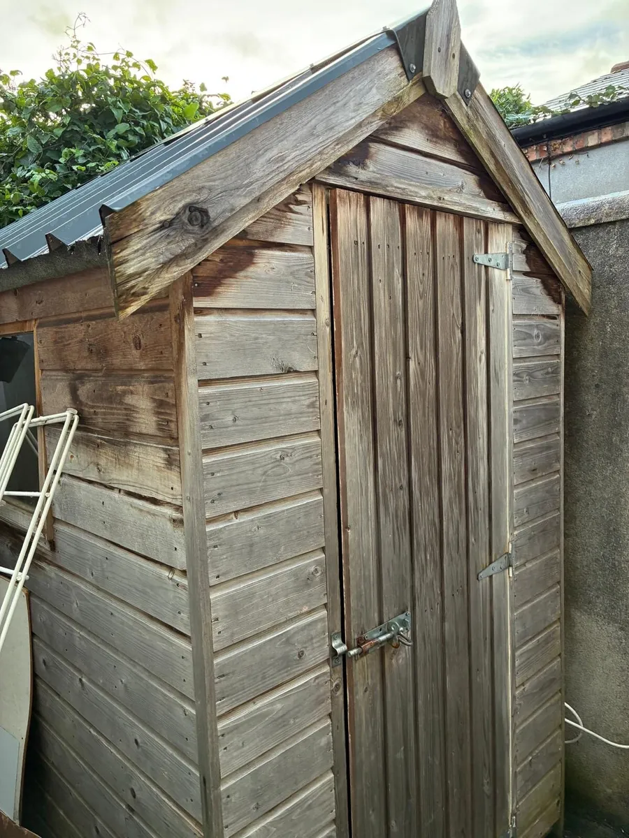 Wooden shed - Image 1
