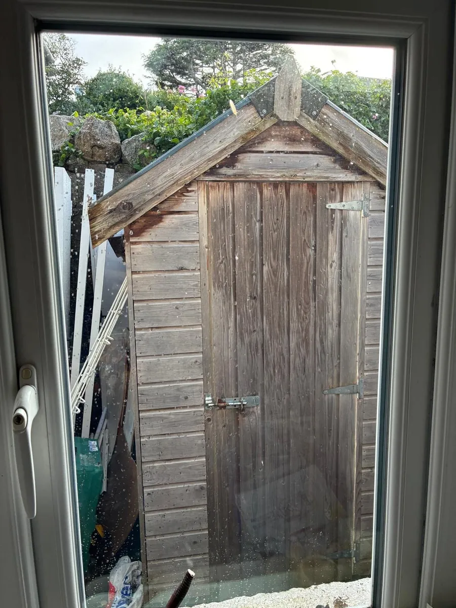 Wooden shed - Image 4