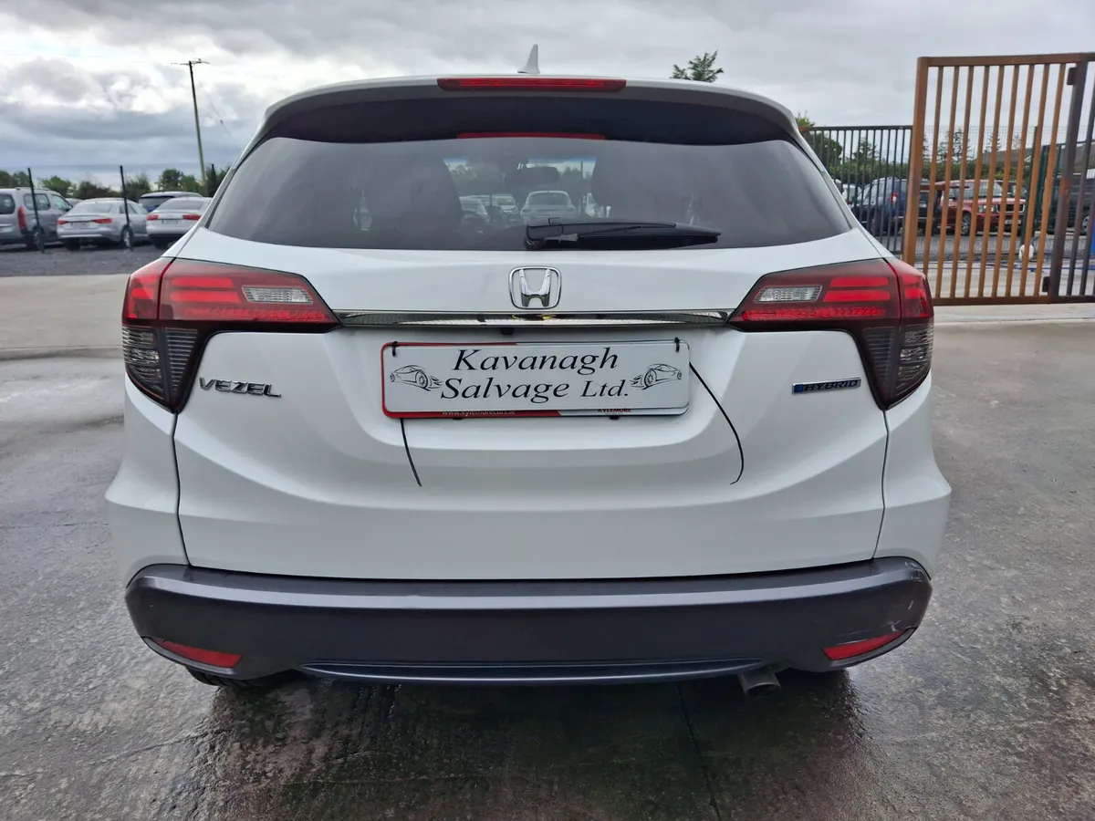 201 Honda Vezel 1.5 Hybrid Automatic - Image 4